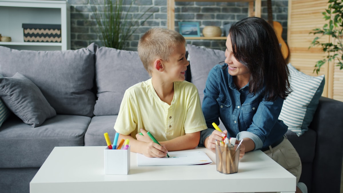 Sesión de psicopedagogía con niño